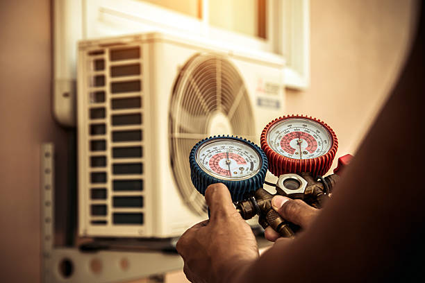 Professional Hvac technician working in Monticello, FL
